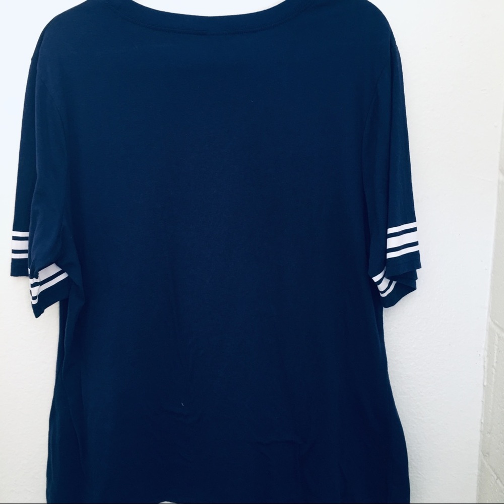 CUTE TEE💙 - Picture 3 of 3